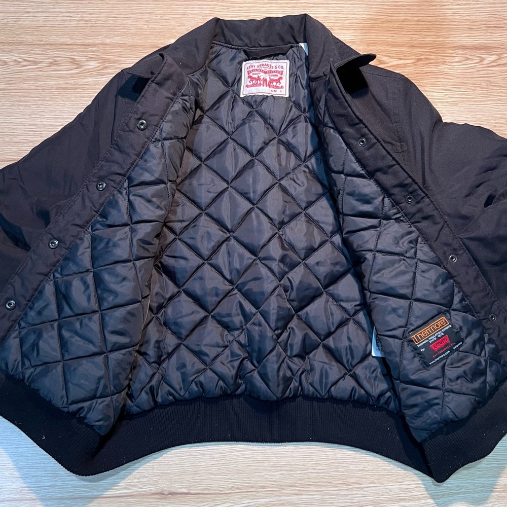 Women’s Levi's Original Trucker Black Quilted Insulated
Softshell Jacket - Picture 1 of 11